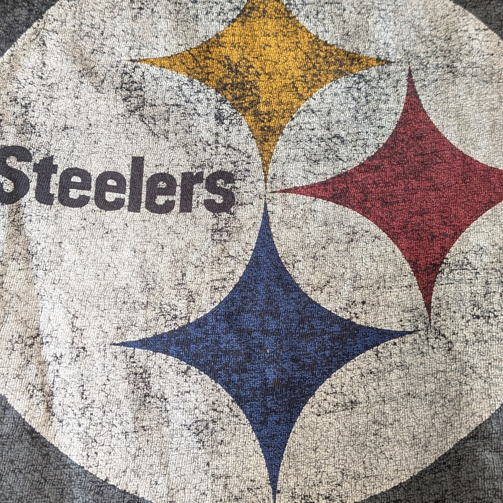Steelers Logo Graphic Tee